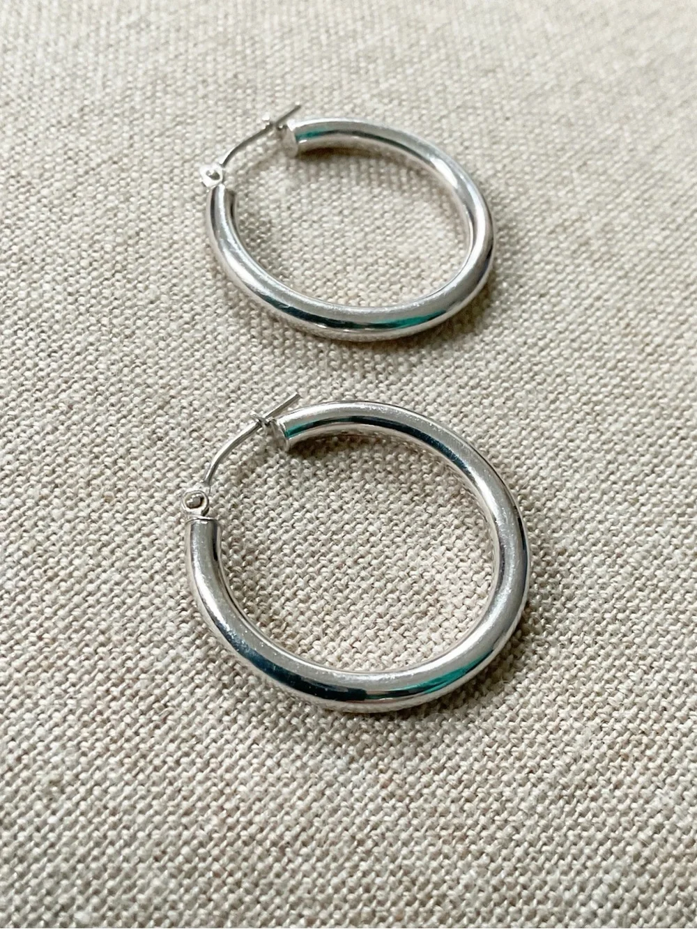 14K White Gold Hoop Earrings 25mm 1” Tubular Hoops Israel 1.73g - Picture 3 of 10